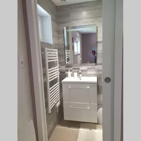 Agreable Logement Pour 4 Pers A Deux Pas De Verdun Lejlighed Haudainville